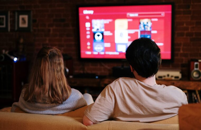 Como escolher a próxima série para assistir: dicas para não perder tempo